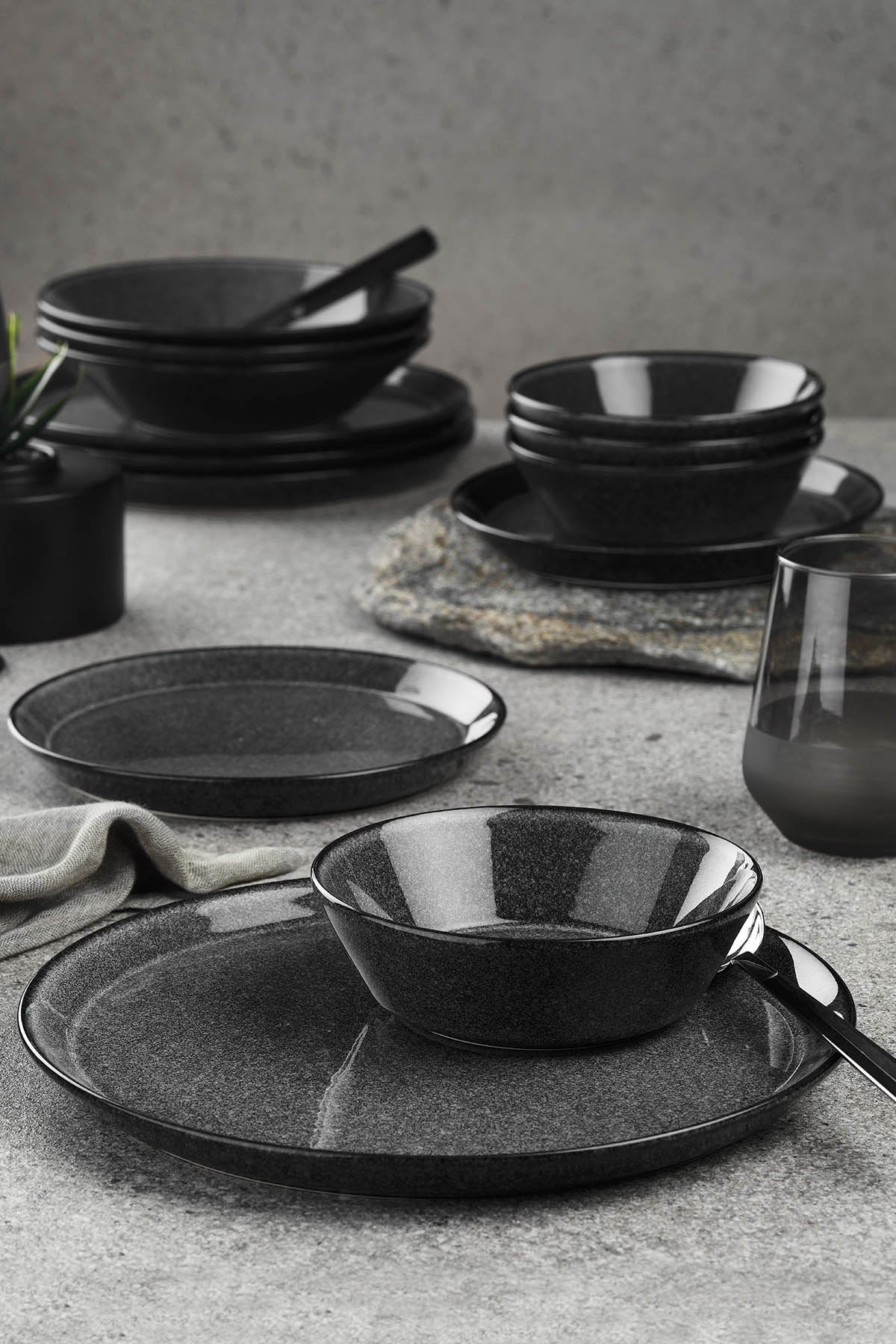 Rani Home Yemek Takımı (24 Parça) Kütahya Porselen Siyah HE-6856