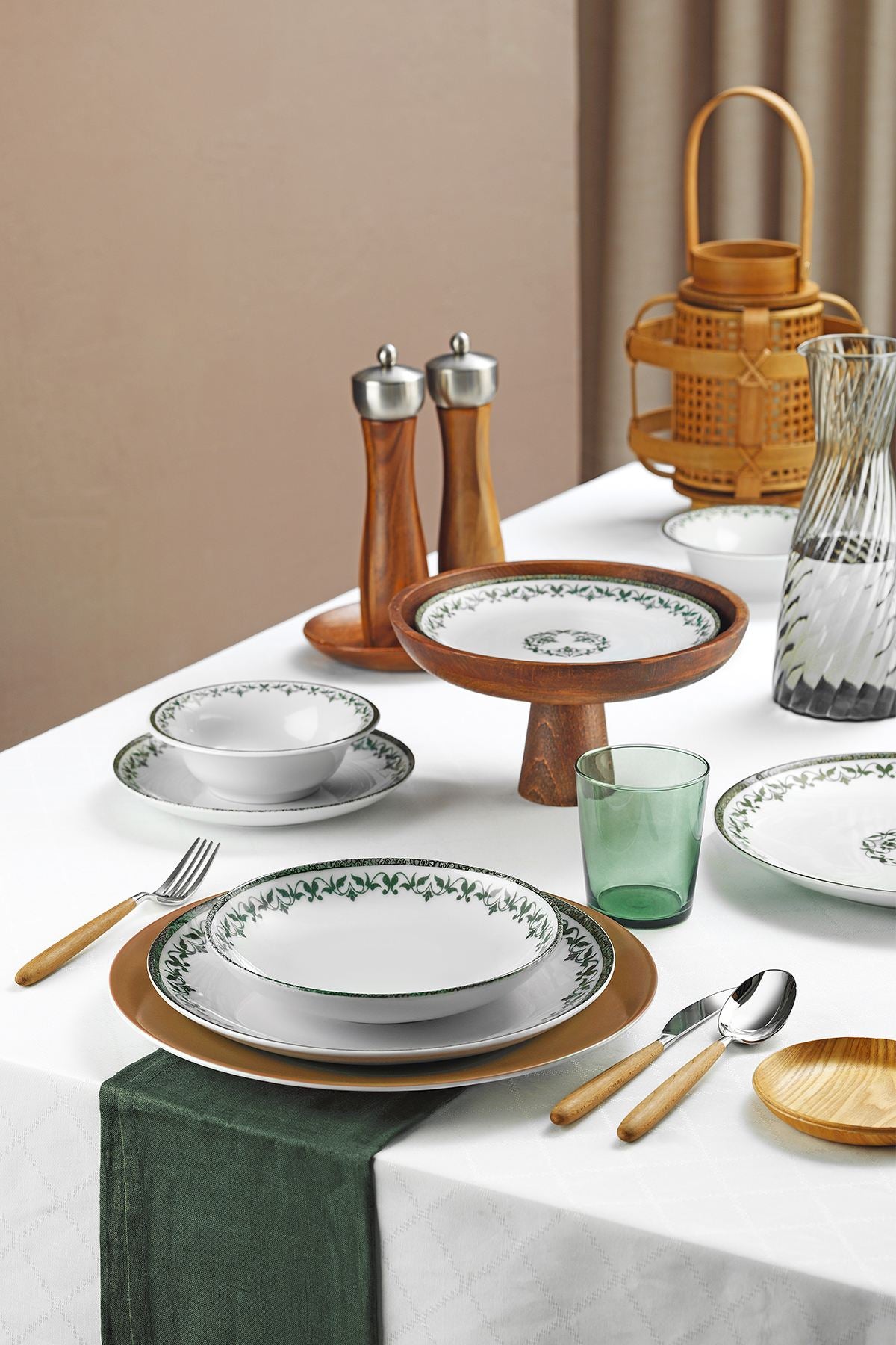 Rani Home Yemek Takımı (24 Parça) Kütahya Porselen Beyaz - Yeşil - Siyah HE-6885